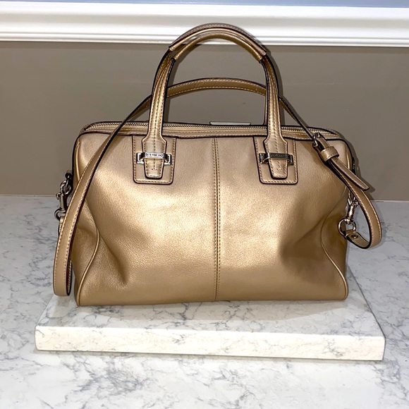 Coach Handbags - Coach champagne rare in immaculate condition Taylor black leather convertible 🔥